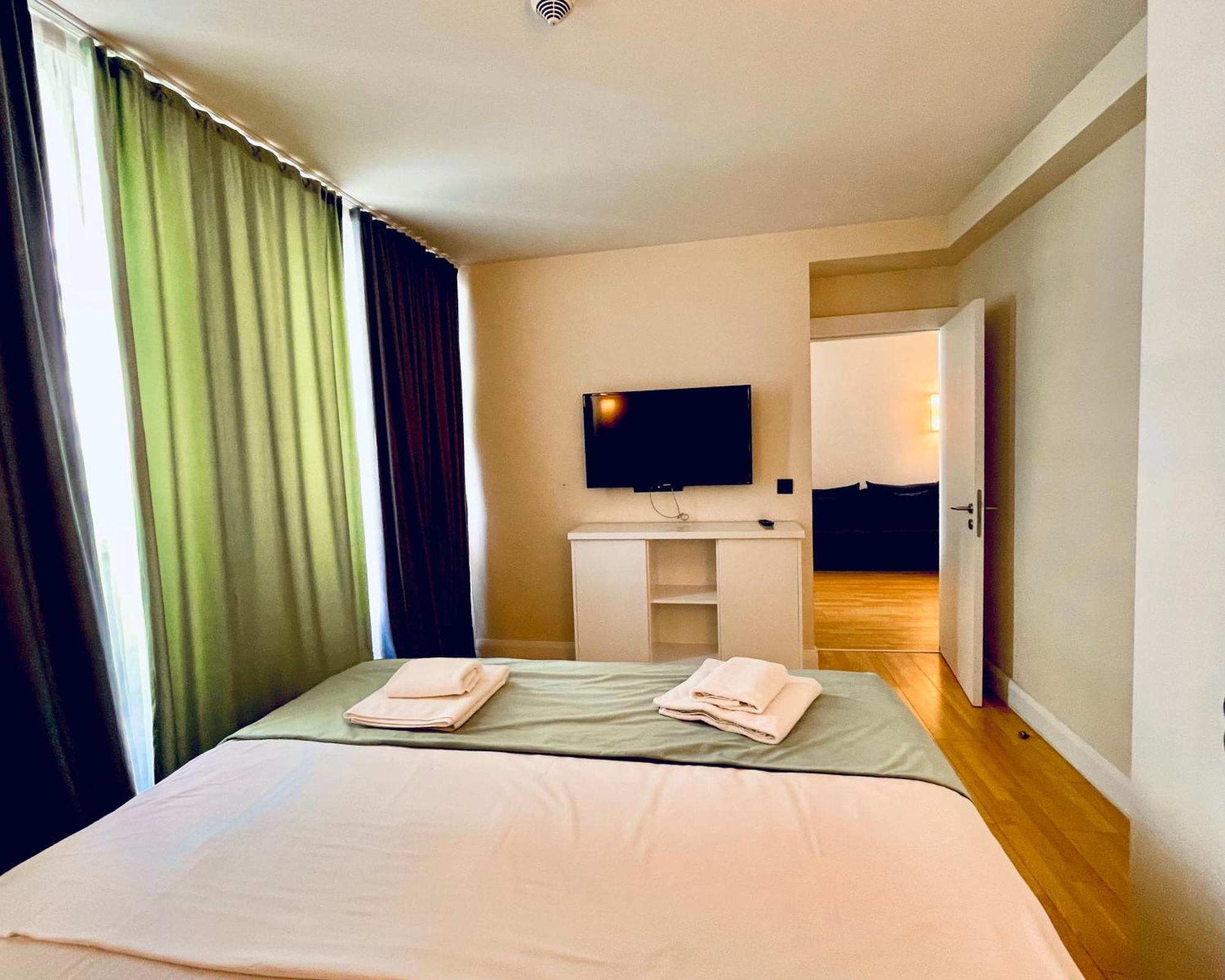 Marvella Orbi City Sea View Batumi Exteriör bild