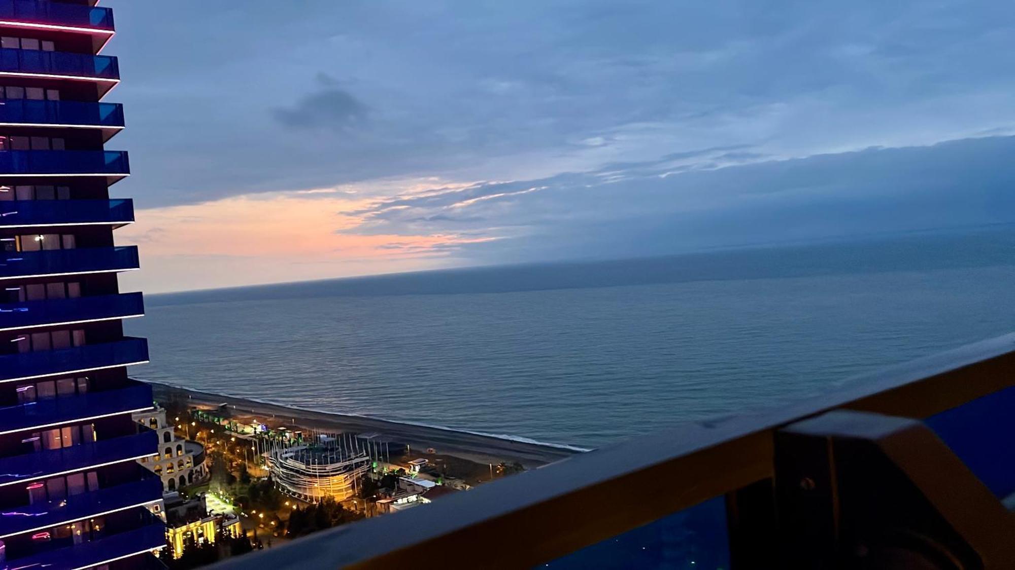 Marvella Orbi City Sea View Batumi Exteriör bild
